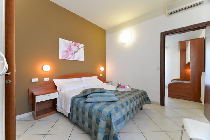 Room 15 of 35