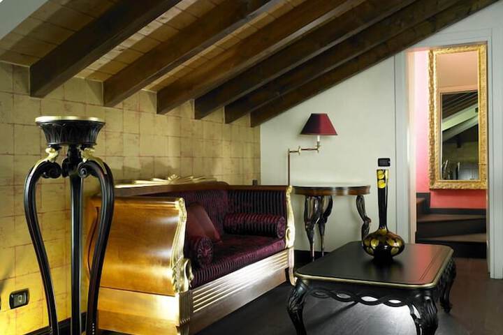 Room 14 of 111
