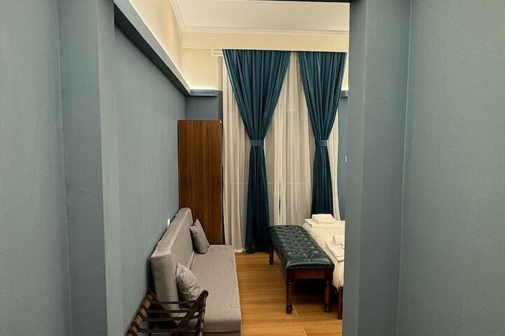 Room 48 of 96