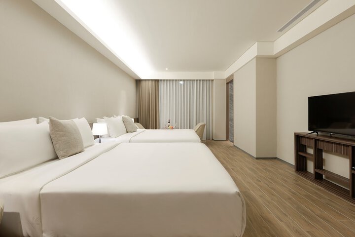 Room 6 of 65