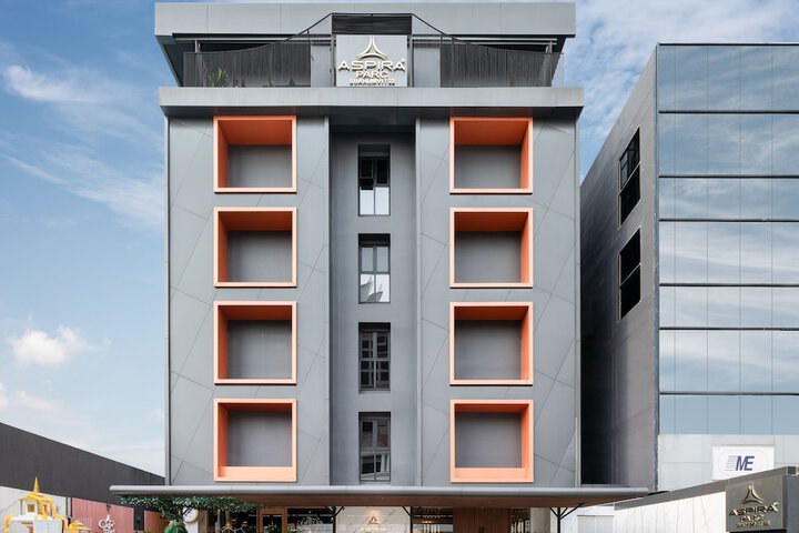 Exterior of Aspira Parc Sukhumvit 22