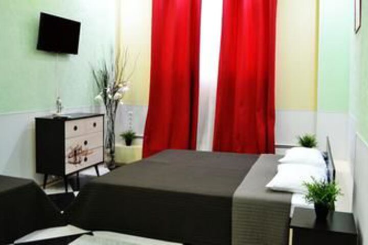 Room 17 of 38