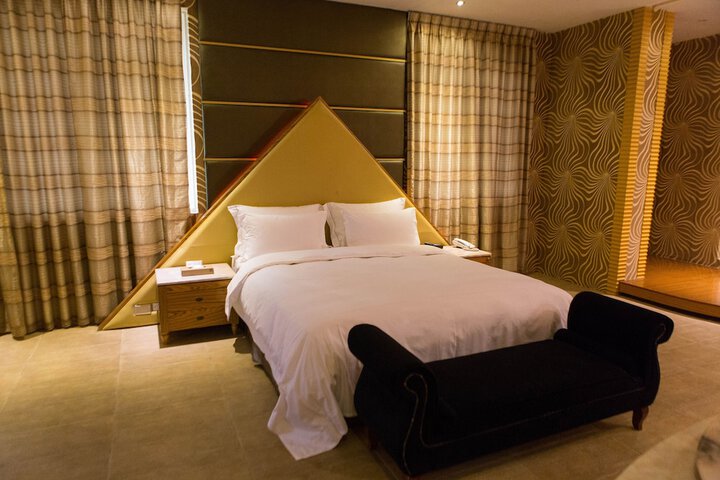 Room 18 of 62