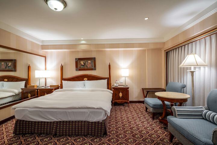 Room 27 of 164