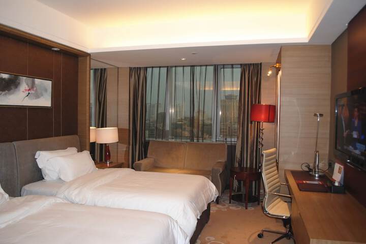 Room 25 of 51