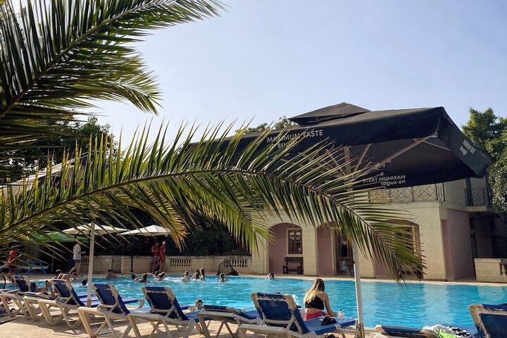 Hotel with Pool