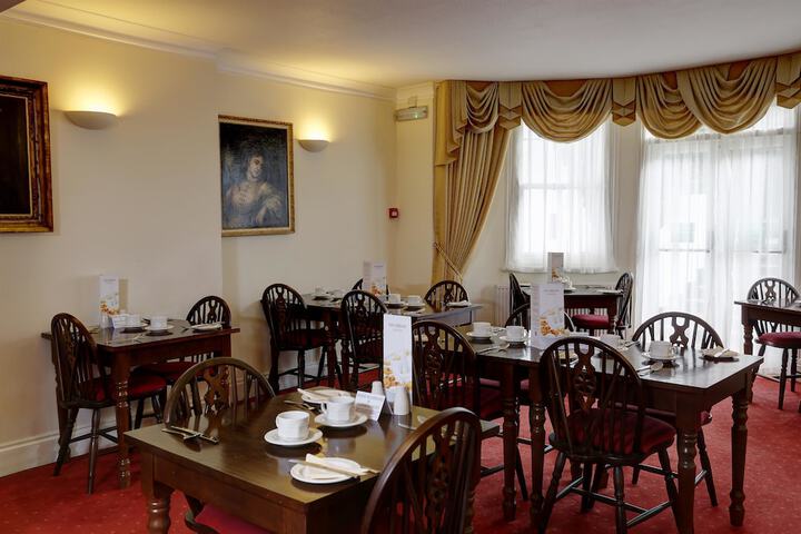 Breakfast area