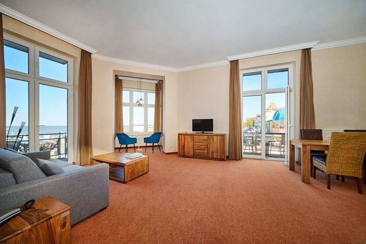Room 9 of 50