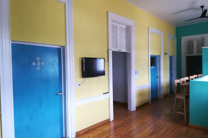 Room 32 of 59