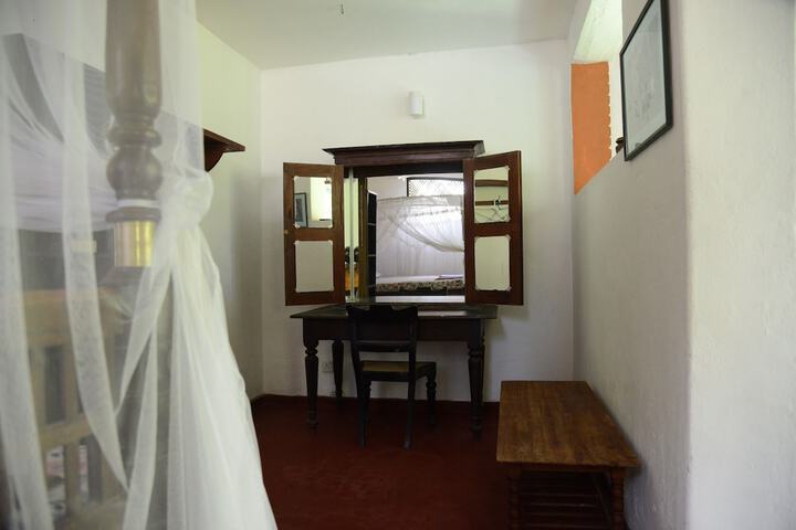 Room 31 of 49