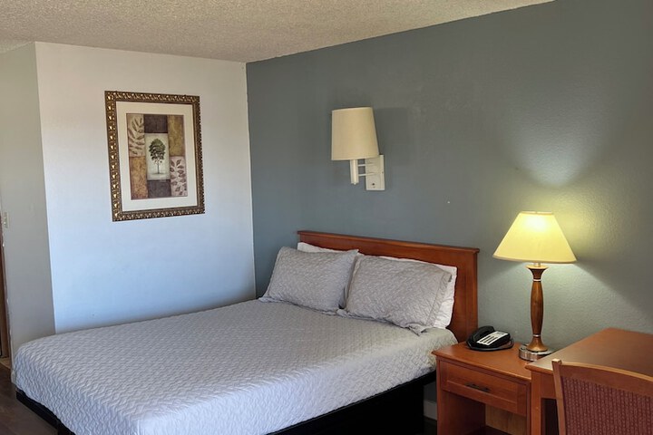 Room 19 of 35
