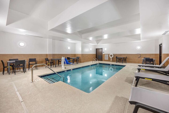 Hotel Pool
