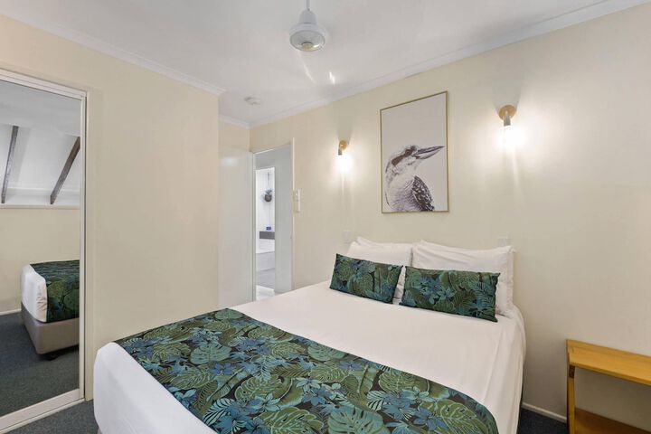 Room 32 of 141