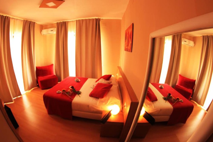 Room 9 of 38