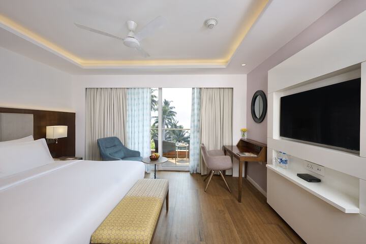Room 4 of 28