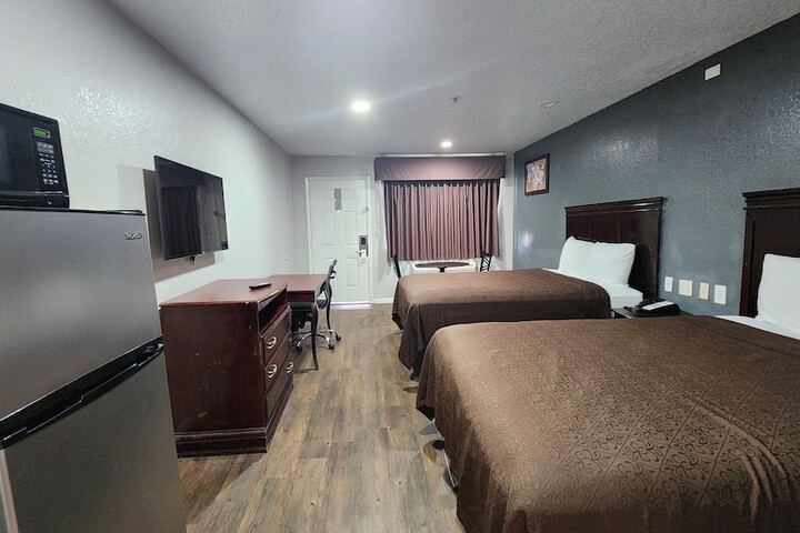 Room 12 of 24