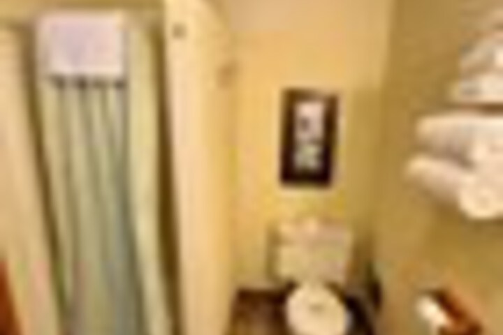 Room 53 of 102