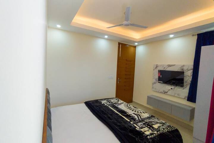 Room 3 of 24