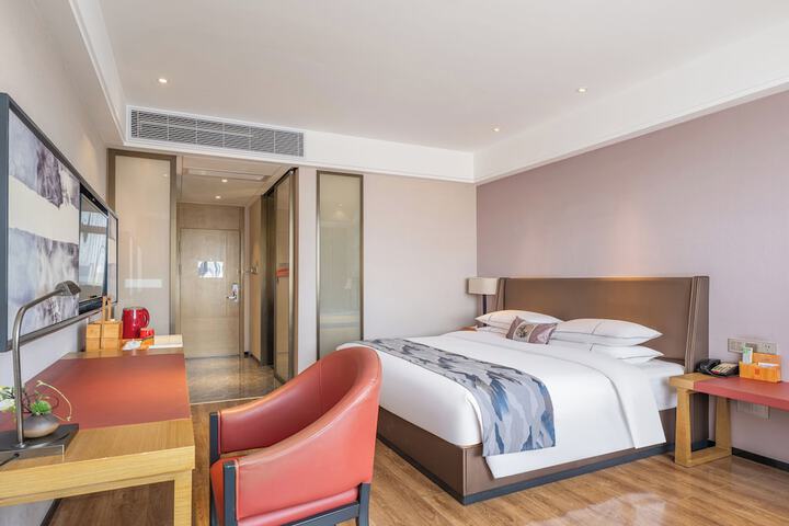 Room 8 of 19