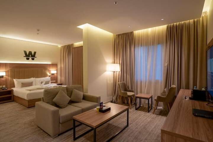Room 4 of 20