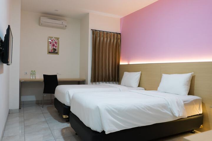 Room 8 of 38