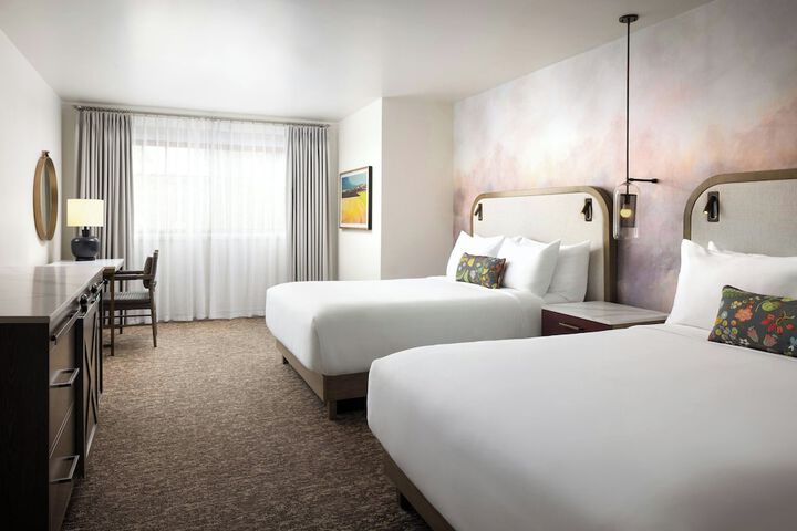 Room 17 of 38