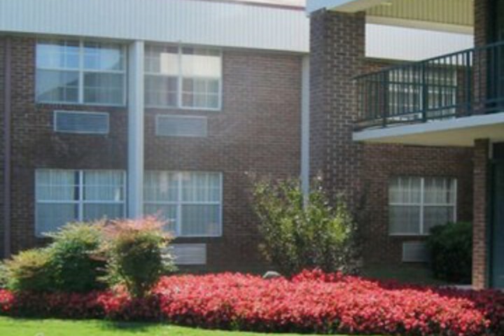Exterior of HOLIDAY INN CLEVELAND-MTN VIEW-I-75N EX 25