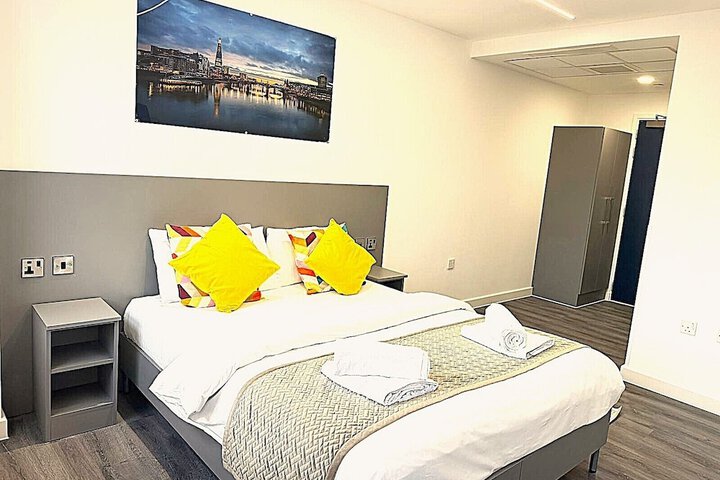 Room 8 of 27