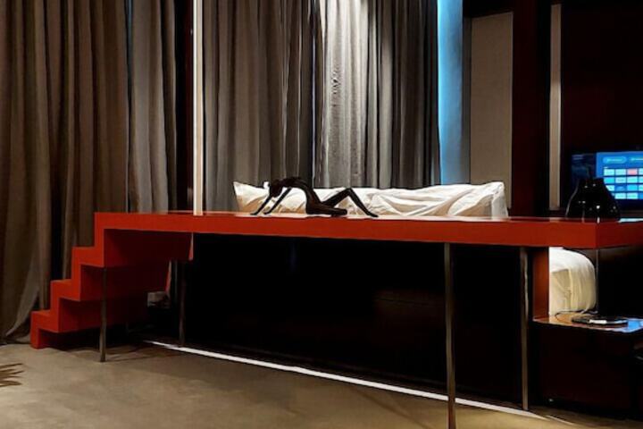 Room 26 of 60
