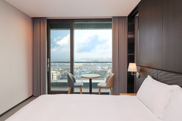 Room 13 of 48