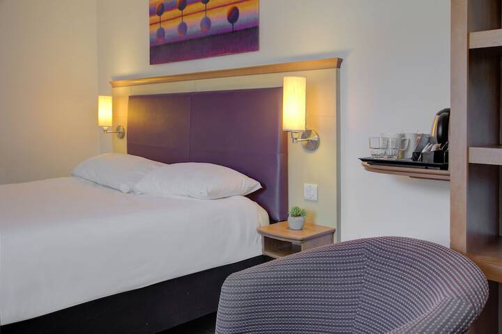 Room 4 of 36