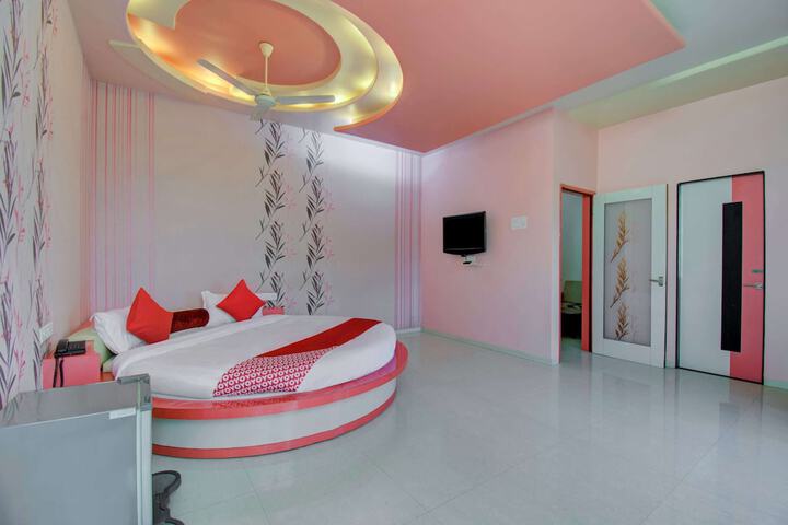Room 29 of 38