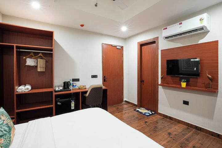 Room 8 of 27