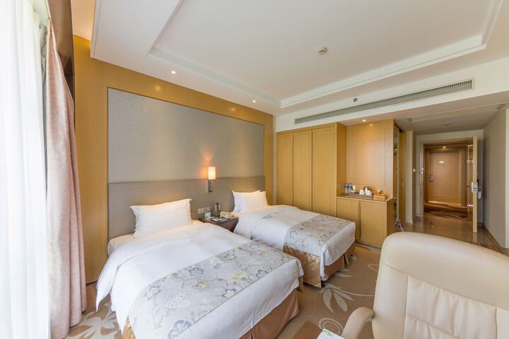 Room 17 of 39