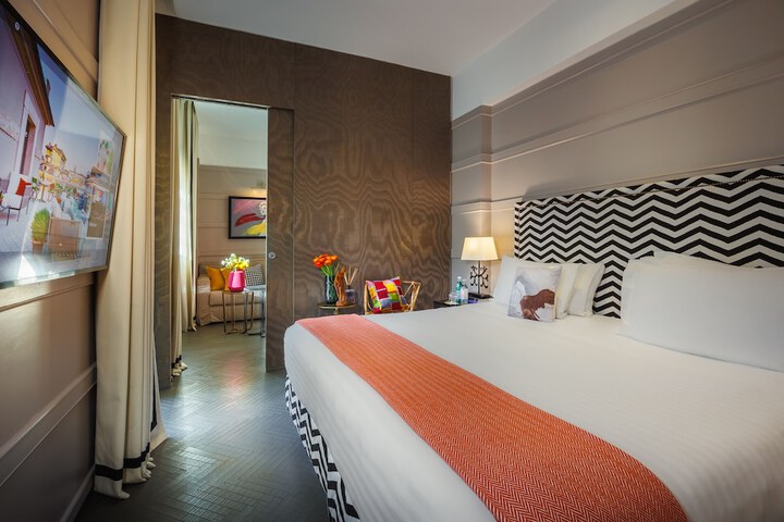 Room 43 of 112