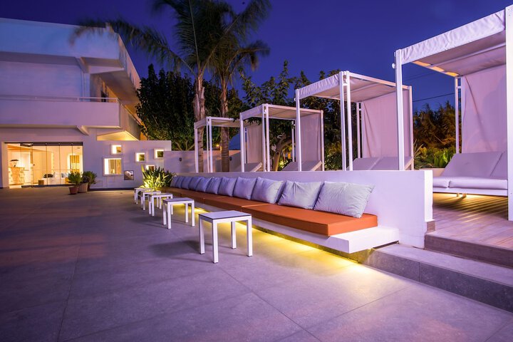 Hotel 135 of 140