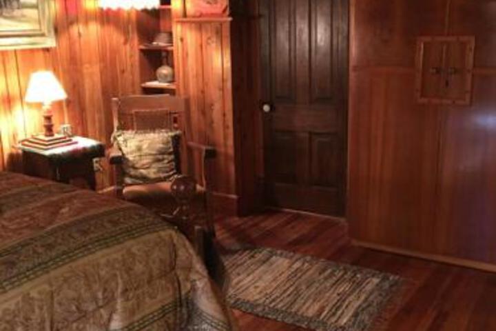 Sunnyside Inn Bed and Breakfast in Eureka Springs, AR