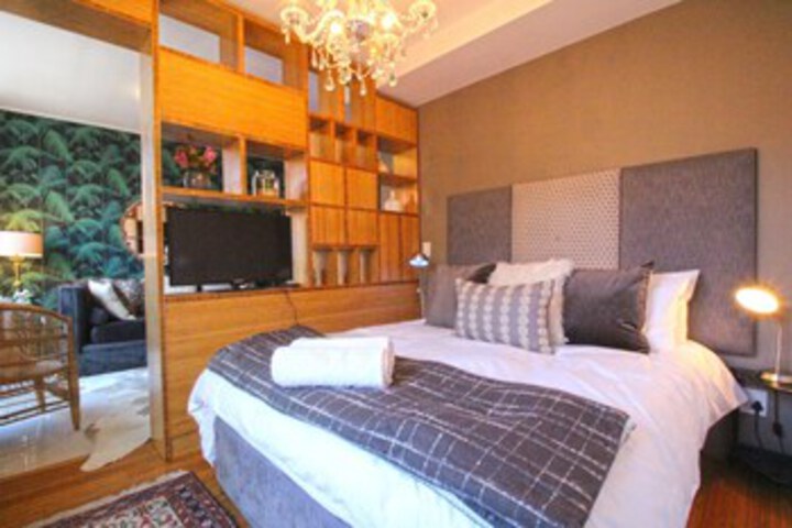 Room 9 of 9