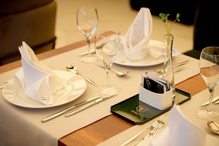 Dining 26 of 31