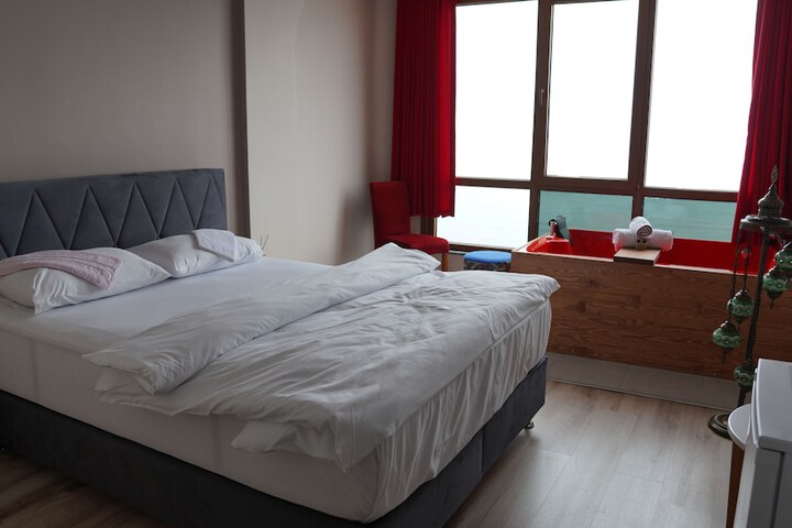 Room 10 of 40