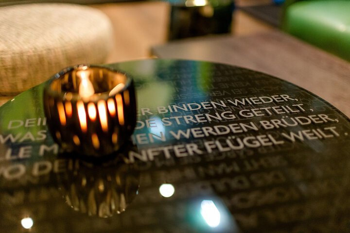 Lounge 42 of 72
