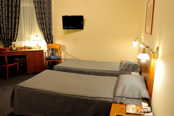 Room 15 of 94