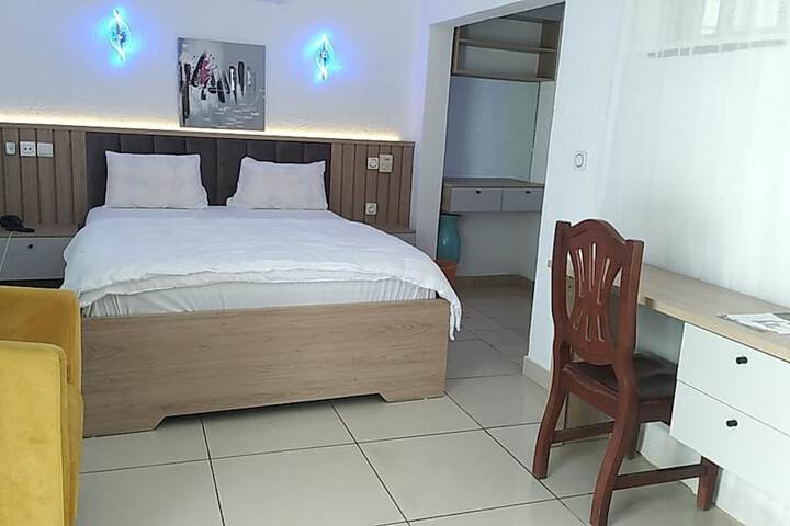 Room 42 of 156
