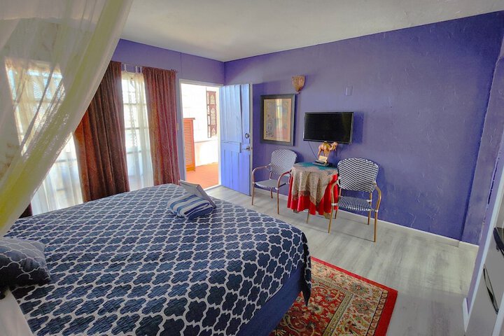 Room 15 of 36