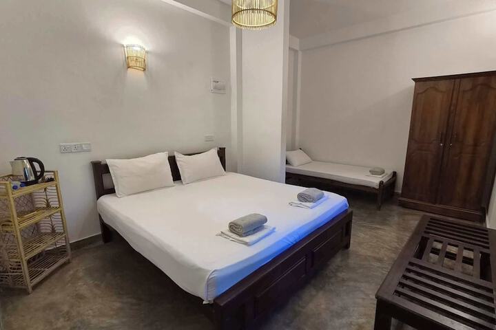 Room 6 of 72