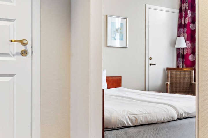 Room 12 of 30