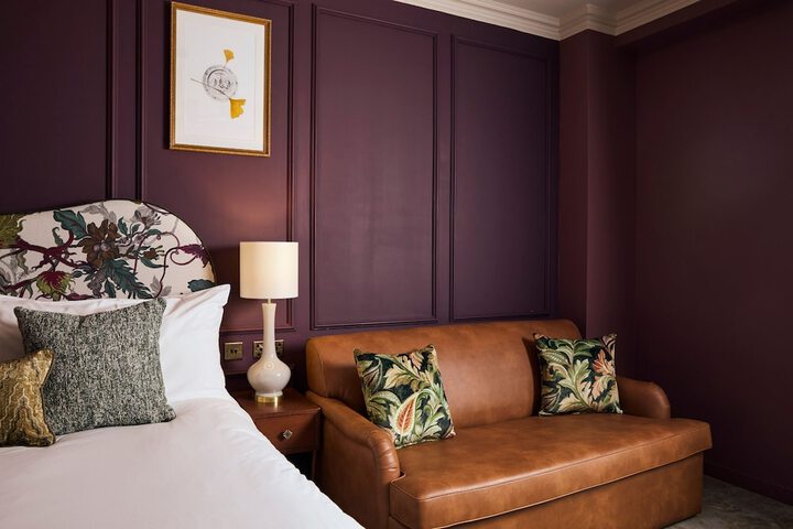 Room 10 of 73