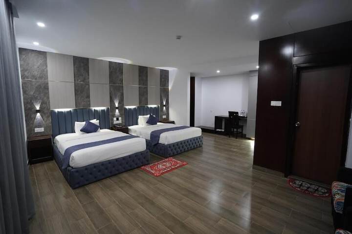 Room 41 of 77