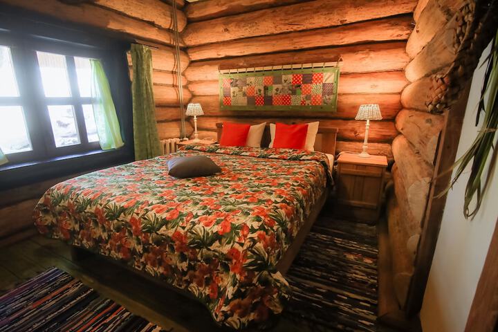 Room 7 of 74
