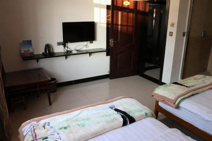 Room 127 of 142